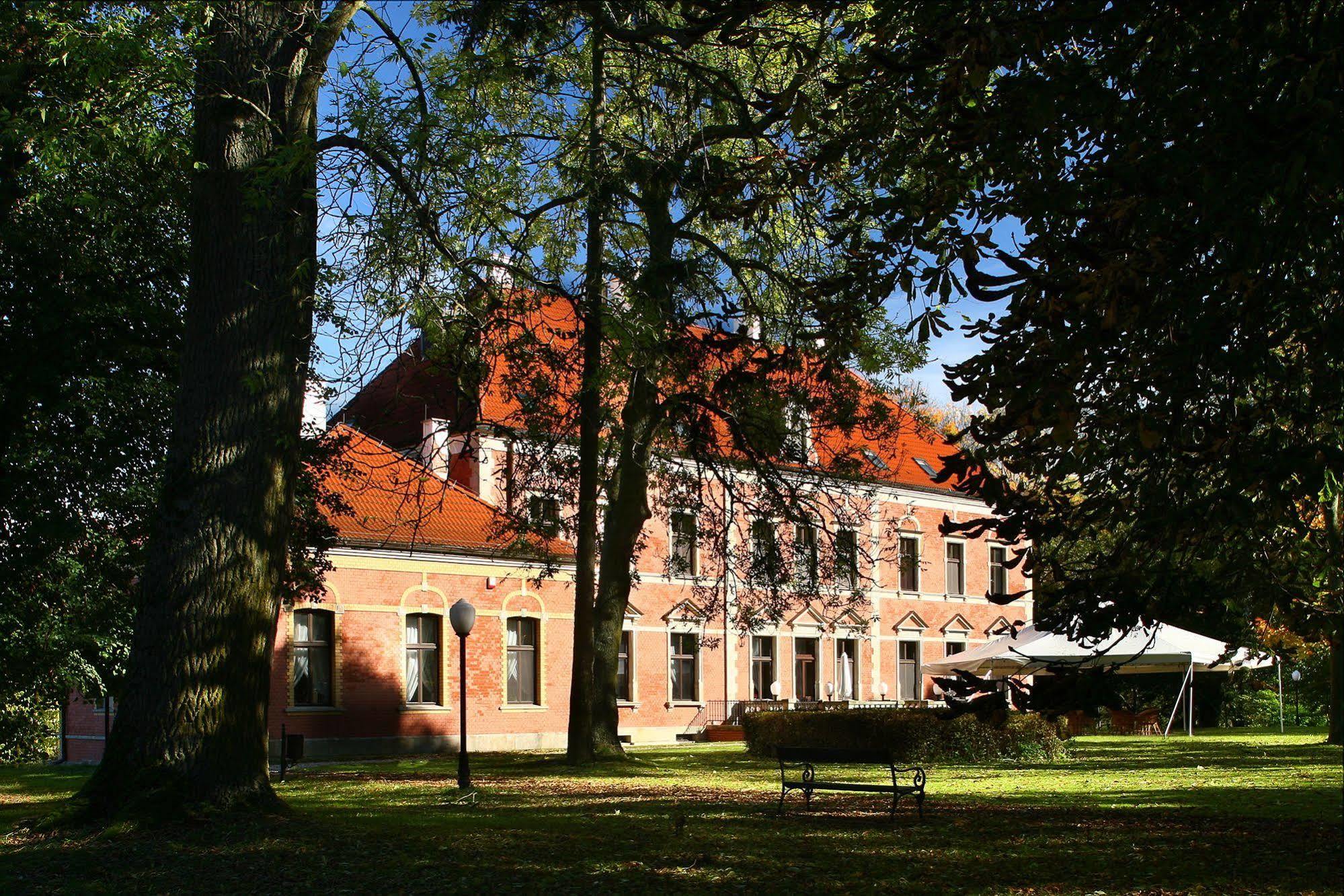 Lezno Palace Екстер'єр фото